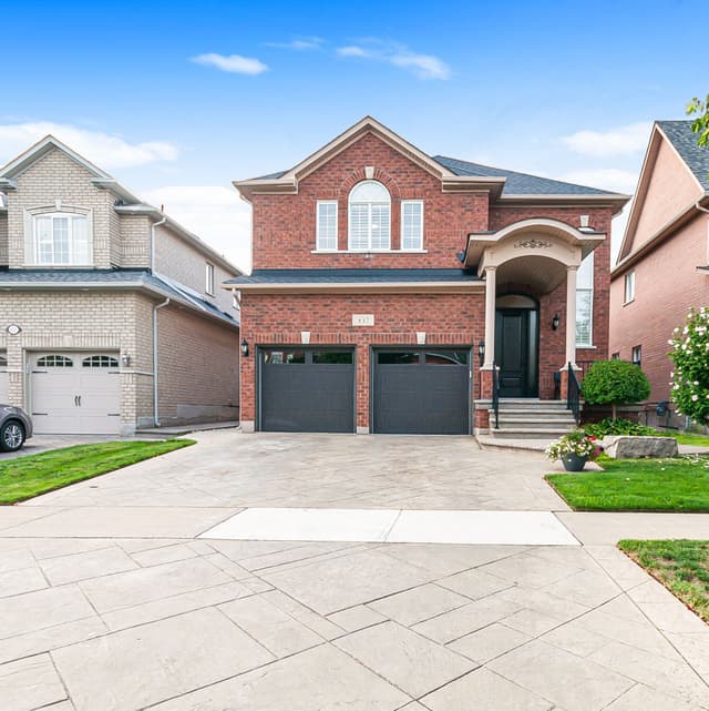 817 Brass Winds Pl. Mississauga On L5w 1t4