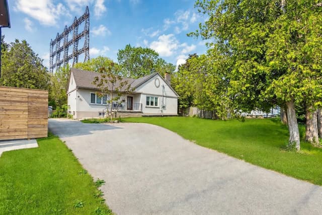 1228 Haig Blvd. Mississauga On L5e 2m7