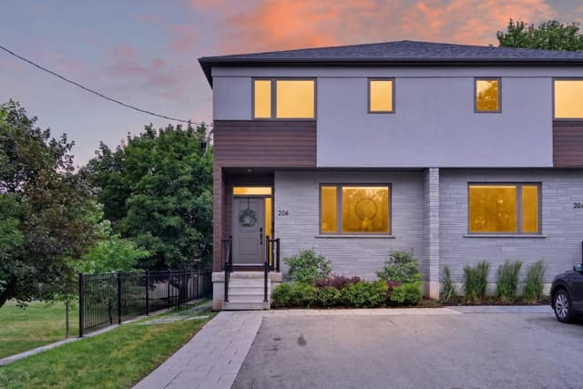 206 Canada St. Hamilton On L8p 1p6