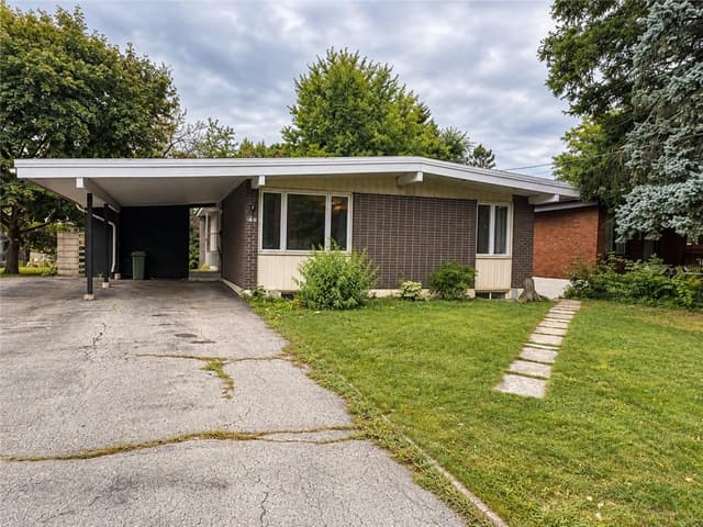 63 Sanatorium Rd. Upper Hamilton On L9c 1y4