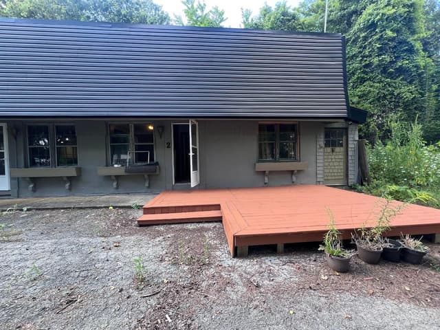 292 Freelton Rd. 2 Hamilton On L8b 0z5