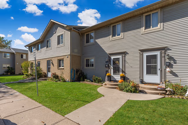 65 Dorchester Blvd. 40 St Catharines On L2m 7t1