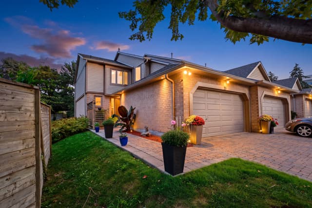1725 The Chase 20 Mississauga On L5m 4n3