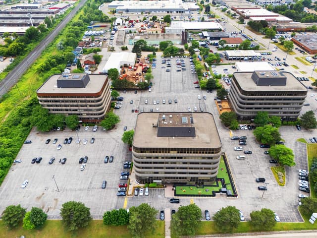 710 Dorval Dr. 600-33 Oakville On L6k 3v7