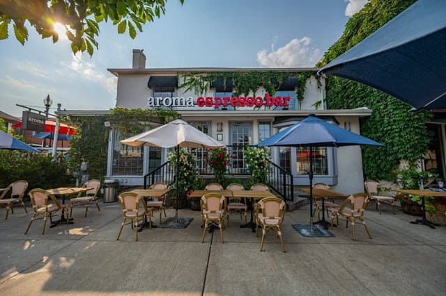 321 Lakeshore Rd. E Oakville On L6j 1j4
