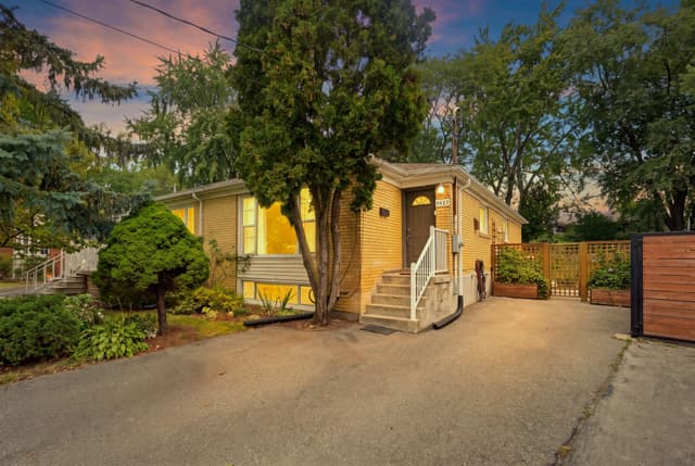 3427 Fellmore Dr. Mississauga On L5c 2e1