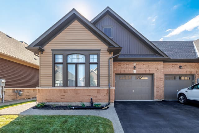 35 Cosmopolitan Common St Catharines On L2m 0b8