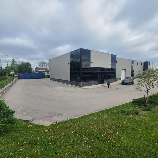 8223 Lawson Rd. 2 & 3 Milton On L9t 5e5