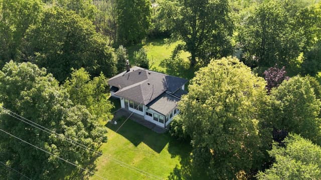 698 York Rd. Hamilton On L9h 5x1