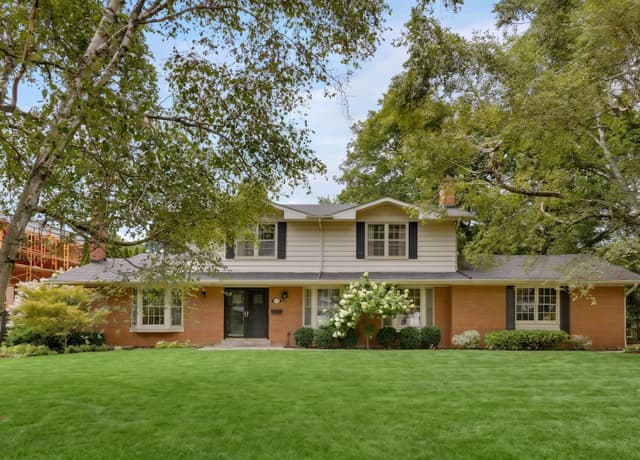 174 Claxton Dr. Oakville On L6j 4n9