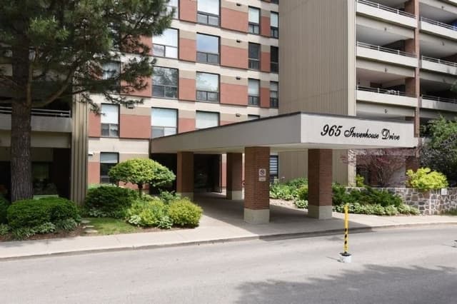 965 Inverhouse Dr. #709 Mississauga On L5j 4b4