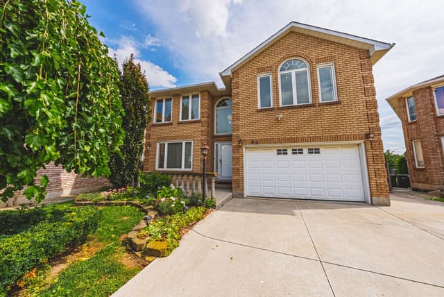 90 Fairington Cres. Hamilton On L8e 3n4