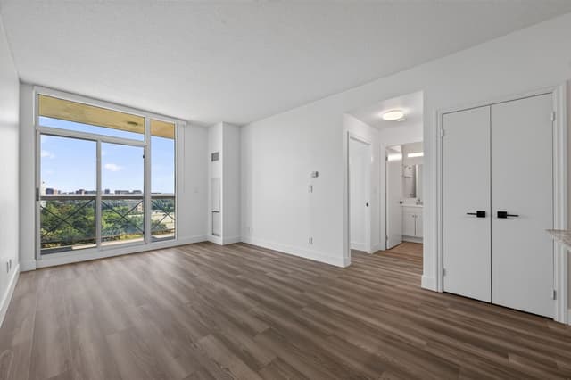 1359 Rathburn Rd. E 804 Mississauga On L4w 5p7