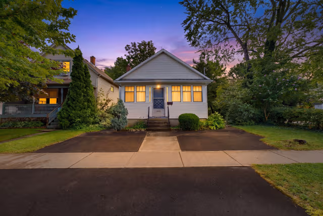 22 Mildred Ave. St Catharines On L2r 6j1
