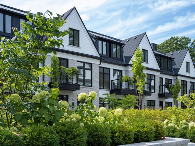 1136 Mona Rd. 4 Mississauga On L5g 0c8