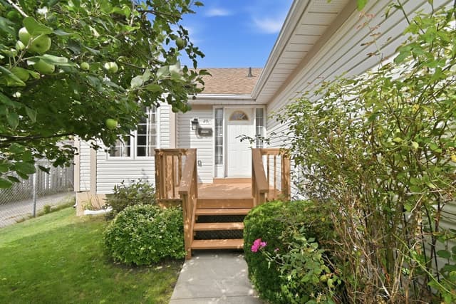 21 B Kelson Ave. N Grimsby On L3m 4c6