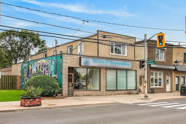 618 Concession St. Hamilton On L8v 1b5