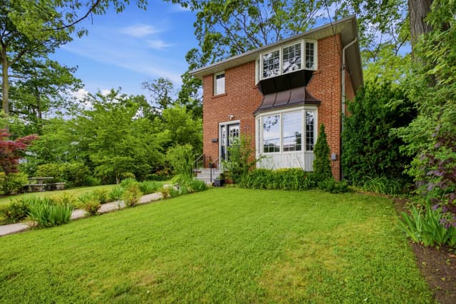 77 Mineola Rd. E Mississauga On L5g 2e6