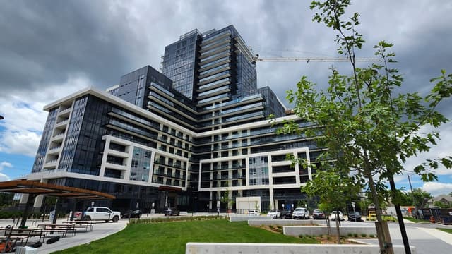 3220 William Coltson Ave. 1002 Oakville On L6h 7w6