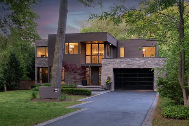1102 Crestview St. Oakville On L6j 2c6