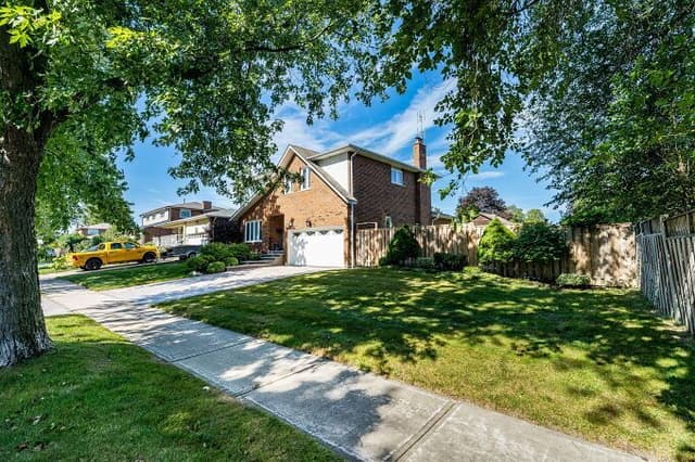 671 Louis Dr. Mississauga On L5b 2v4