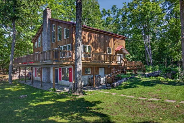 2450 Victoria Springs Ln. E Selwyn On K0l 2h0