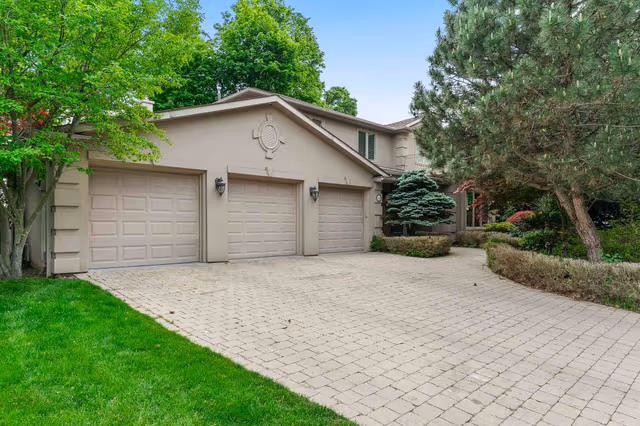 2372 Carrington Pl. Oakville On L6j 5p4