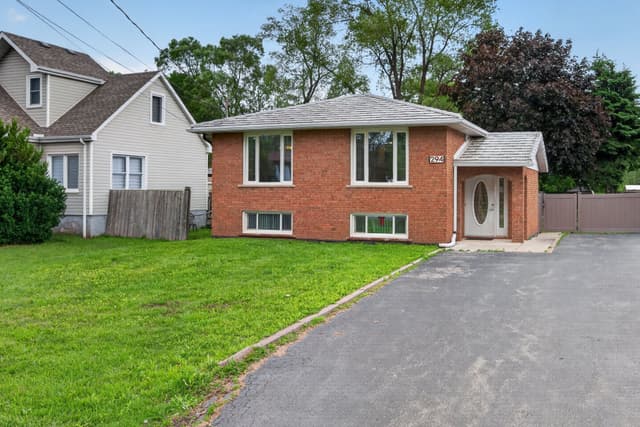294 Jones Rd. 2 (lower) Hamilton On L8e 5l8