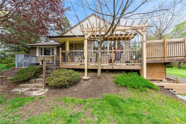 569 Crane Ct. Burlington On L7p 4y8