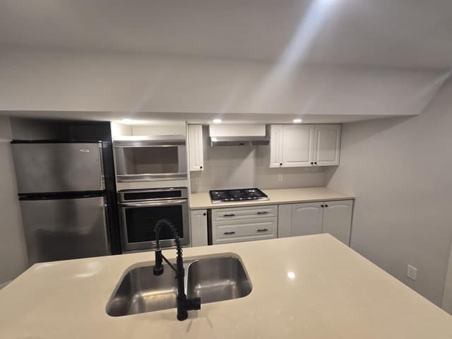 2483 Old Brompton Way Lower Oakville On L6m 0j5
