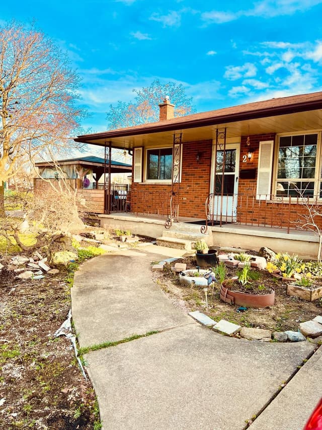 2 Shetland Cres. St Catharines On L2p 3p7