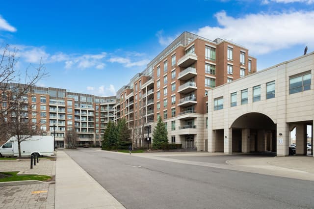 2480 Prince Michael Dr. Ph08 Oakville On L6h 0h1