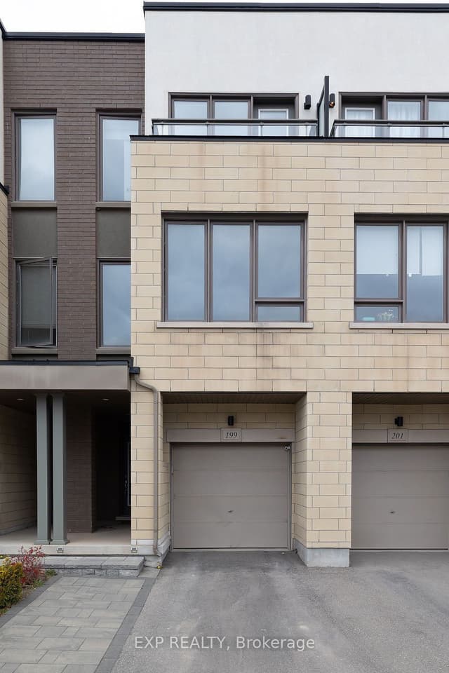199 Sabina Dr. Oakville On L6h 0w3