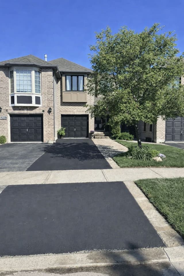 2081 Golden Orchard Trail Oakville On L6m 3w8