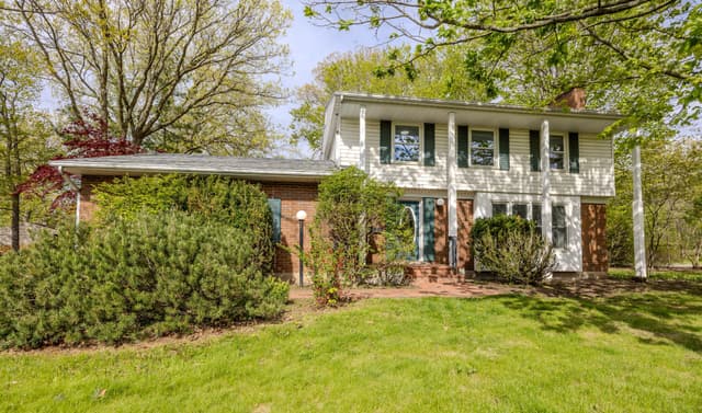 19 Woodington Cres. St Catharines On L2t 3t8