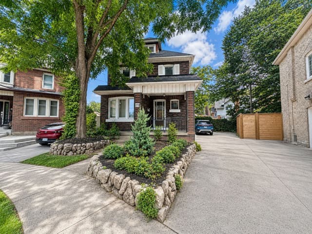 272 Stinson Cres. Upper Hamilton On L8n 1t7