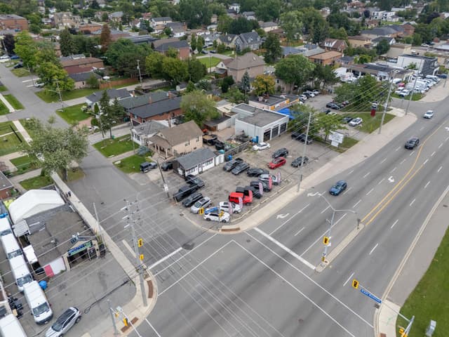 825-827 Lakeshore Rd. E Mississauga On L5e 1c9