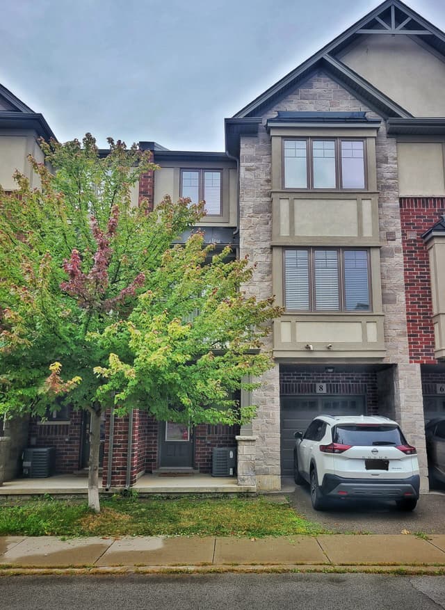 8 Whaley Ln. Hamilton On L9g 0g7