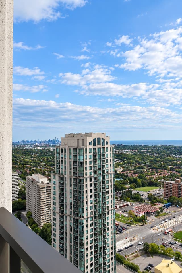 36 Elm Dr. 3306 Mississauga On L5b 0n3