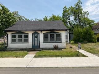 18 Phelps St. St Catharines On L2p 2h4
