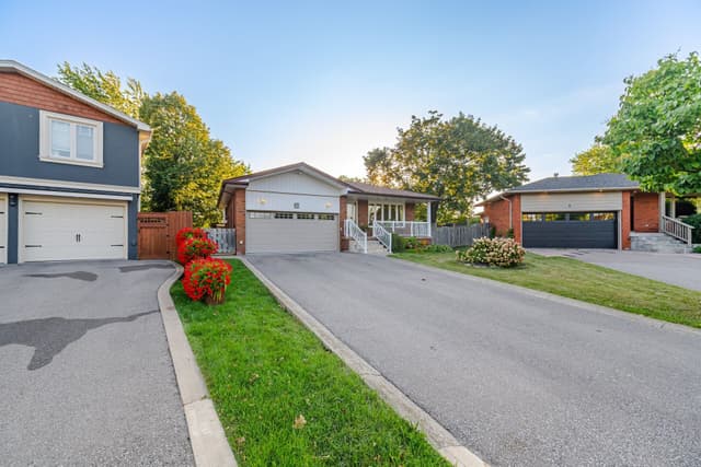 10 Hopedale Ct. Mississauga On L5m 2e9