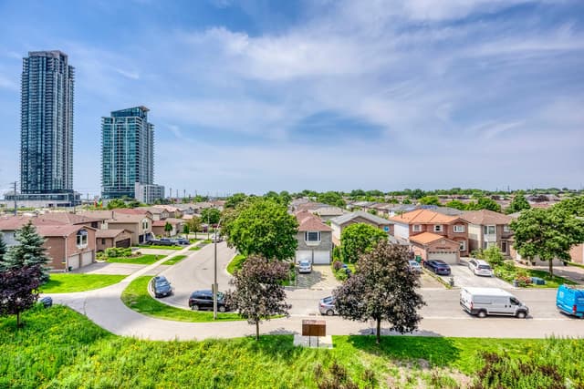 4020 Parkside Village Dr. 7 Mississauga On L5b 0k2