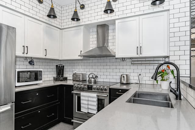 308 Watson Pkwy. N 102 Guelph On N1e 0g7