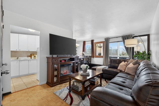 1275 Silver Spear Rd. 401 Mississauga On L4y 2w7