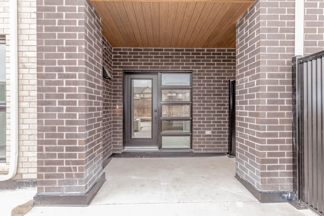 349 Wheat Boom Dr. 121 Oakville On L6h 7x5