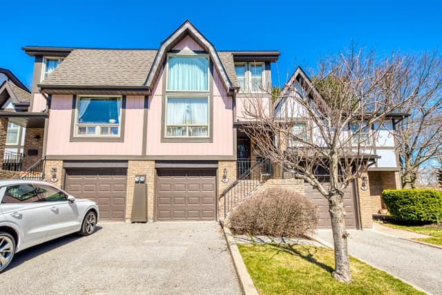 4 English Ivyway Toronto On M2h 3m4
