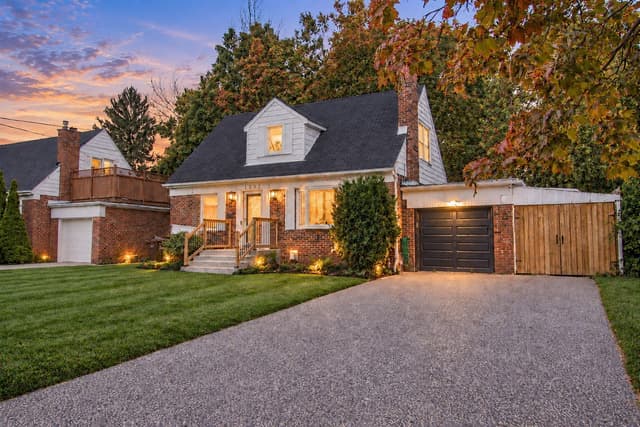 1536 Applewood Rd. Mississauga On L5e 2m3