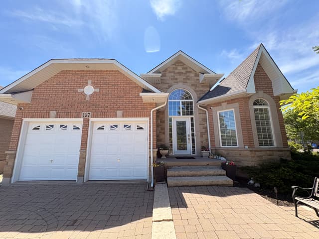 137 Pinehill Dr. Hamilton On L0r 1p0