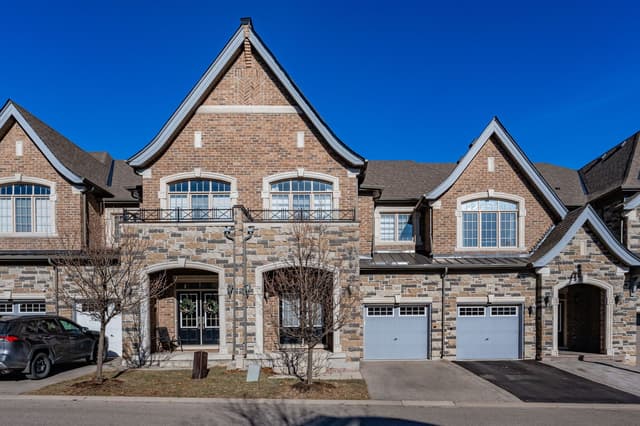 2453 Village Common Oakville On L6m 0s2