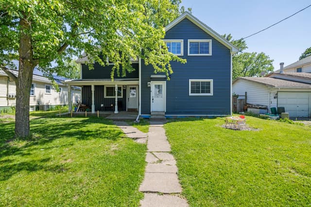54 Chestnut St. E St Catharines On L2t 1h1
